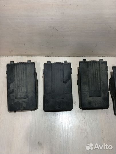 Крышка аккумулятора Skoda Octavia A5