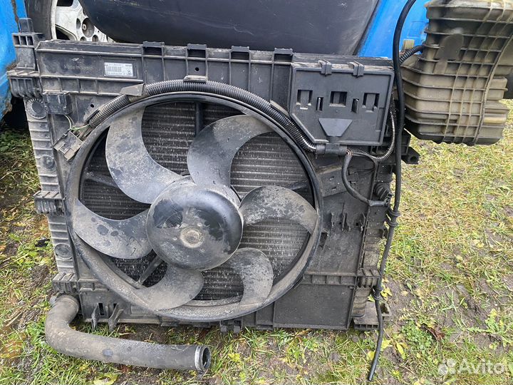 Радиатор основной на mercedes vito 638 2.3