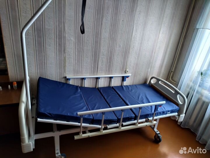 Кровать для лежачих больных, с матрасом