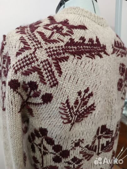 Свитер женский