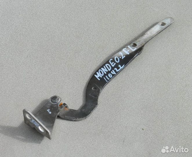 Петля капота левая Ford Mondeo 2