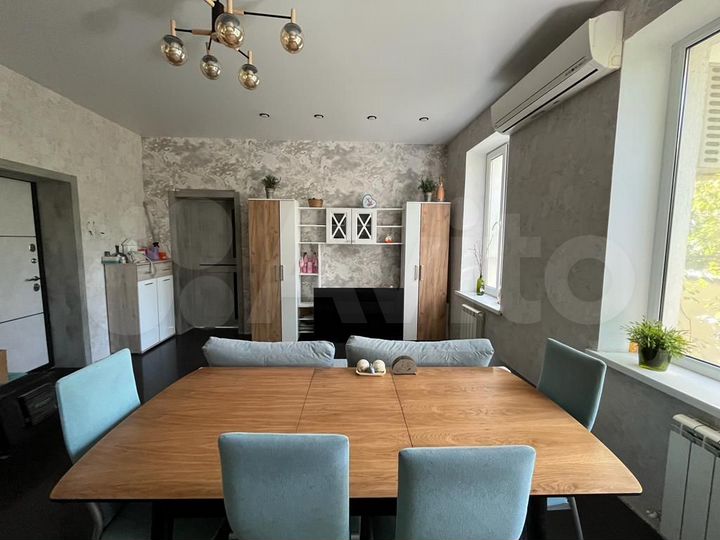 3-к. квартира, 86 м², 1/3 эт.