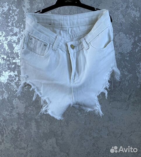 Джинсовые шорты