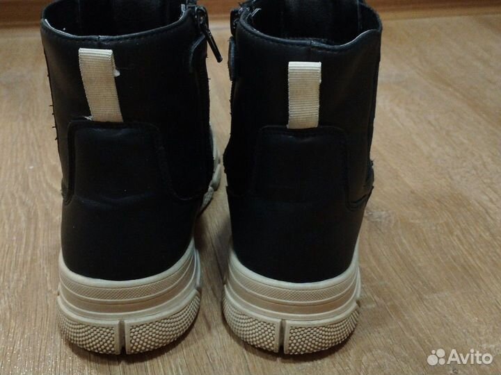 Ботинки демисезонные для девочки 34 размер