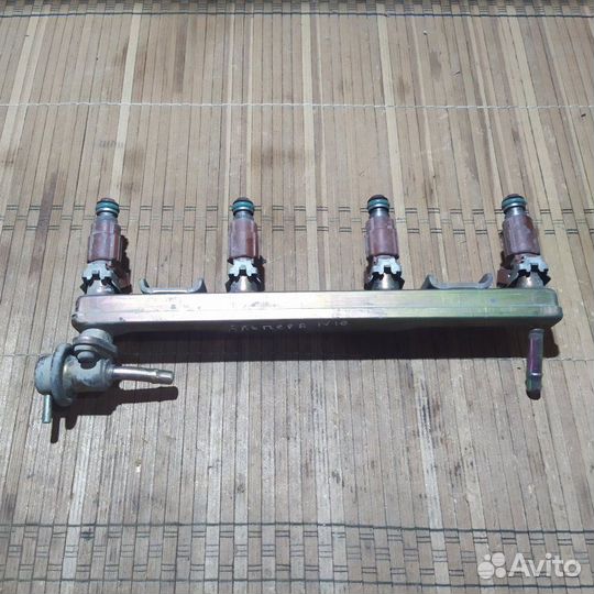 Топливная рампа Nissan Almera H16 1.6 2000