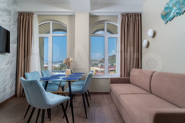 2-к. квартира, 54 м², 6/6 эт.