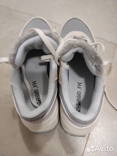 Кроссовки женские 37