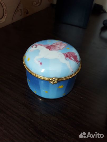 Шкатулка для ювелирных украшений