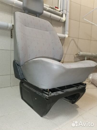 Кресло переднее правое одинарное в WV T4