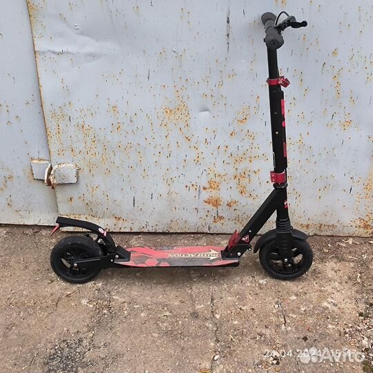 Самокат складной с ручным тормозом