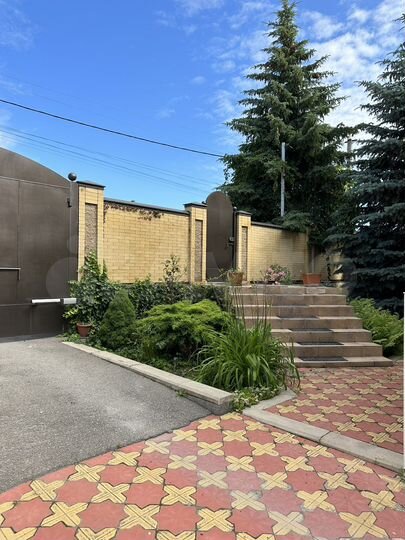 Дом 239 м² на участке 8,3 сот.