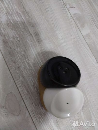 Солонка и перечница фарфор