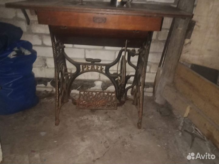 Швейная машина зингер