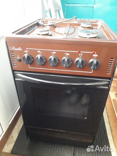 Газовая плита б/у с электрической духовкой