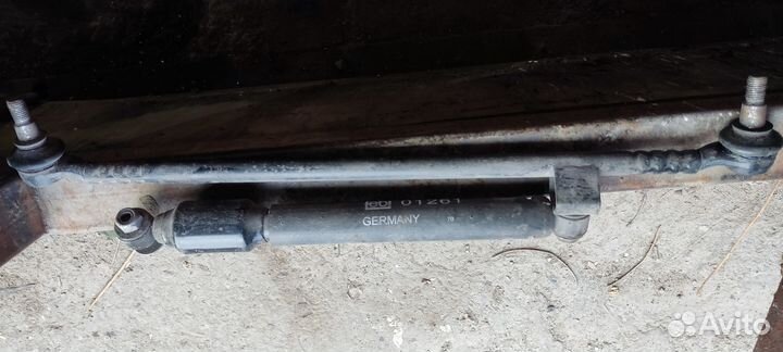 Тяга рулевая средняя W124 cамортизатором