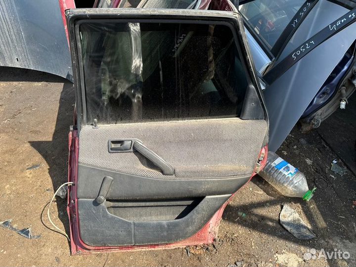 Дверь задняя правая Volkswagen Passat B3 универсал