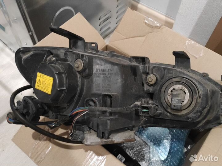 Фара левая на мицубиси аиртрек