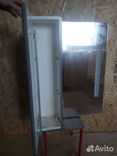 Зеркала и подстолье