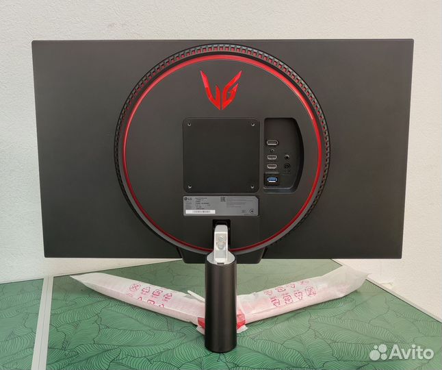 Монитор LG 27