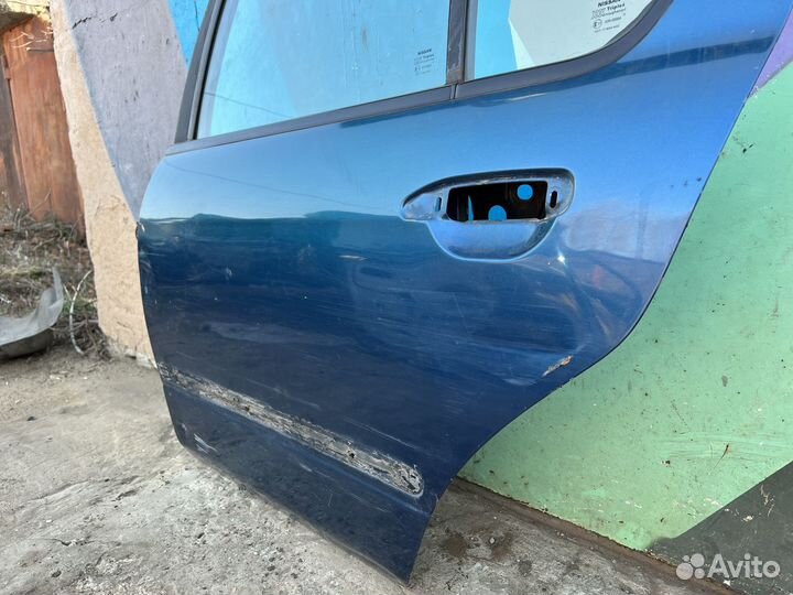 Дверь задняя левая Nissan Primera P11