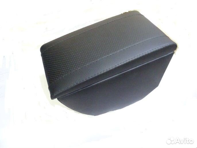 Подлокотник Kia Rio IV с 2017г вставка в подстакан