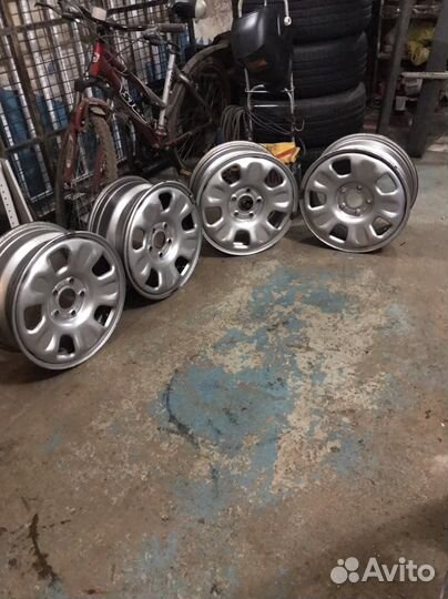 Оригиналтные диски на renault duster