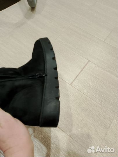 Угги женские натуральные 39 р на молнии