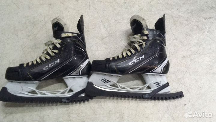 Коньки CCM Tacks ST 9.5 размер