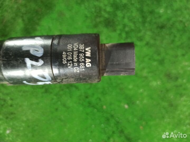 Моторчик омывателя фар Volkswagen Passat B6