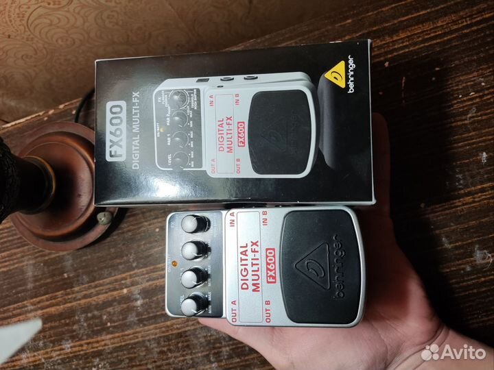 Гитарная педаль Behringer FX600