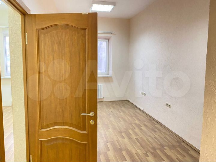 Офис, 24.7 м², 32 м2. От Собственника