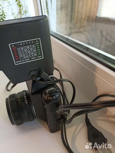 Зеркальный фотоаппарат