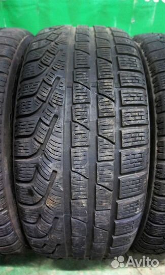 Pirelli Winter Sottozero 210 215/45 R17 91H