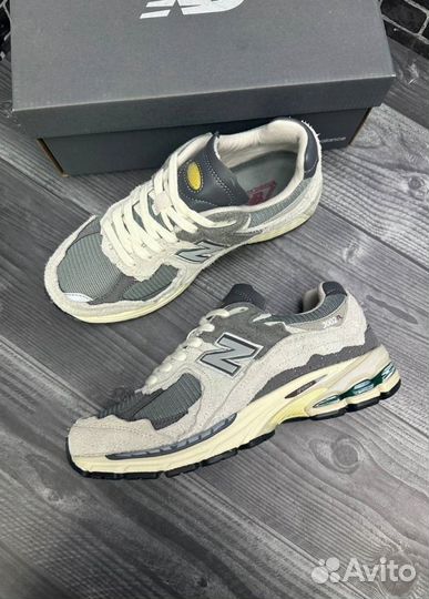 Новинка New Balance 2002R