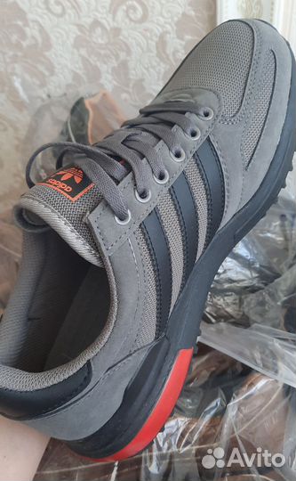 Кроссовки мужские р.43