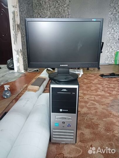 Монитор Samsung