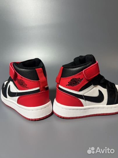 Кроссовки детские nike