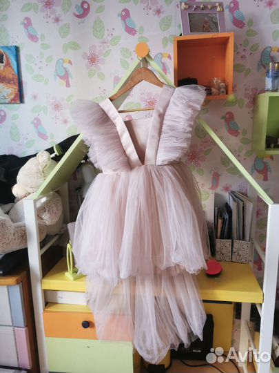 Платья нарядные