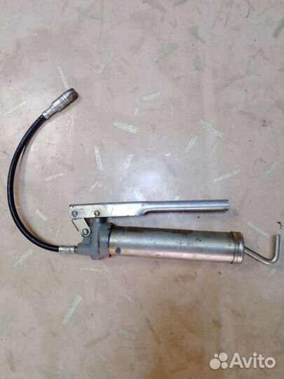 Шприц автомобильный