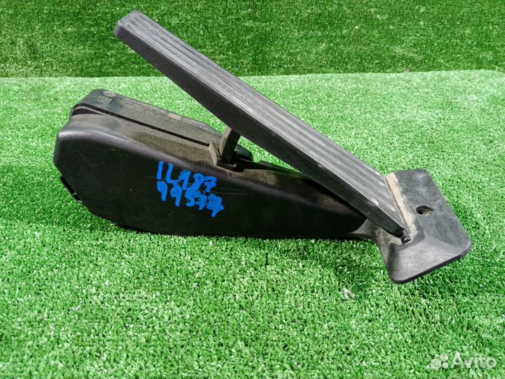 Педаль газа Bmw 1 E87 N45B16A (1.6) 2008