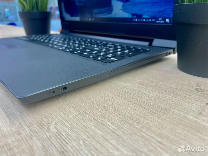 Ноутбук Lenovo i5-6/ 8Gb/ Radeon 2Gb/SSD