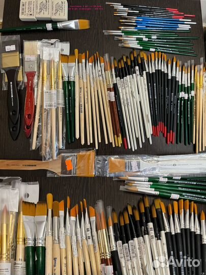 Художественные краски и кисти