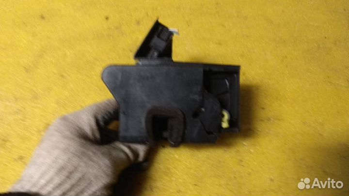 Замок двери передней левой Renault Logan 2