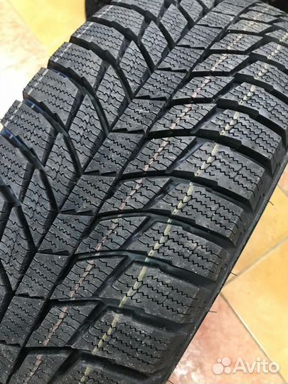 Triangle PL01 215/65 R16 102R