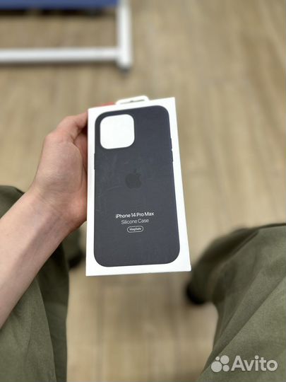 Оригинальный чехол на iPhone 14 pro max