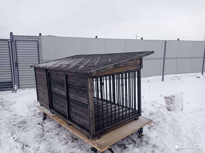 Вольер. Будка