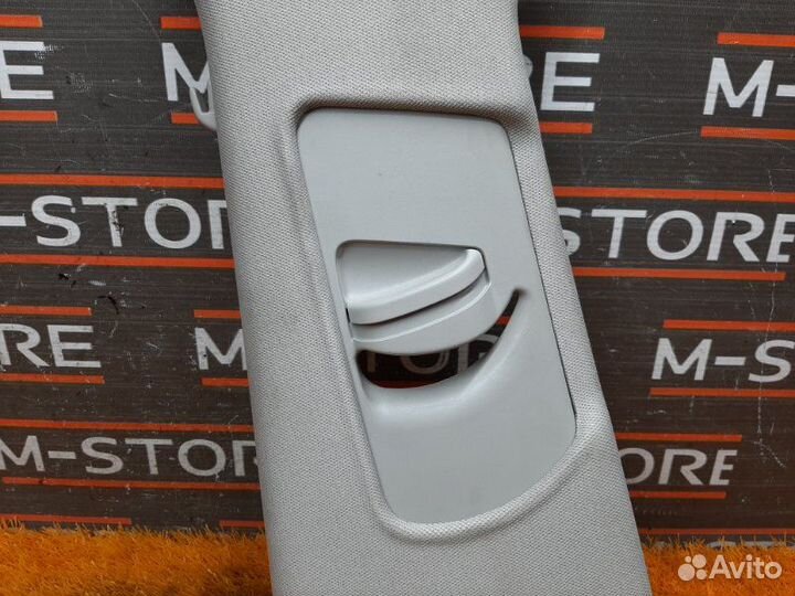 Обшивка стойки левая Audi Q5 8R cdnc 2009