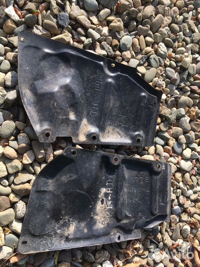 Toyota corolla 150 2010 пыльник двигателя лев прав