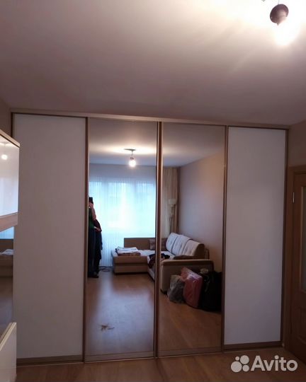 Шкаф купе с зеркалом