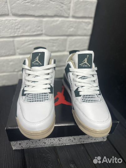 Кроссовки nike AIR jordan4 зимние(LUX)